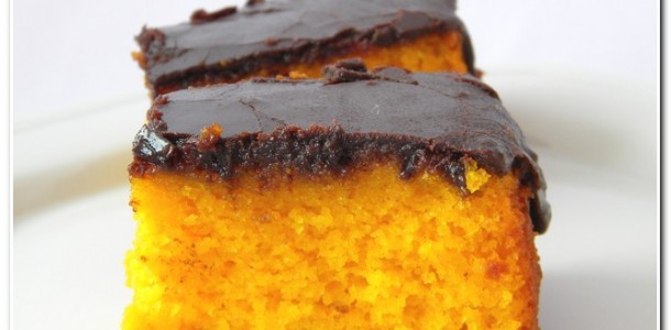 Bolo-de-cenoura-com-calda-de-chocolate