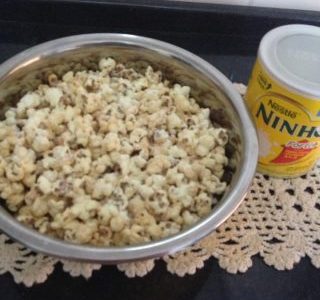 Receita-de-Pipoca-de-Leite-Ninho-320x320