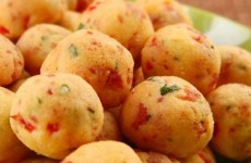 bolinho-de-purê-com-bacon-recheado-com-queijo