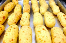 Biscoito-de-polvilho-delicioso-fica-igual-da-padaria-1