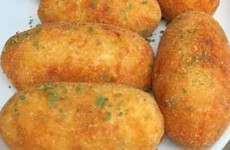 Bolinho-de-Batata-Com-Bacon-e-Queijo-Pratica-e-Perfeita-para-a-Sua-Refeicao-1