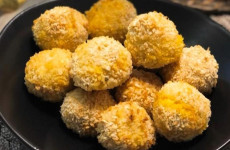 Bolinho-de-frango-cremoso-sem-massa-o-melhor-petisco-para-receber-os-amigos-1