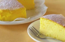 Bolo-de-3-ingredientes-fofinho-o-mundo-esta-delirando-com-essa-delicia-1