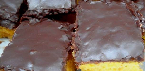 Bolo-de-cenoura-com-casquinha-quebradica-de-chocolate-impossivel-resistir-1