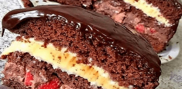 Bolo-de-chocolate-duo-recheios-e-pedacos-de-morango-nao-tem-como-resistir-1