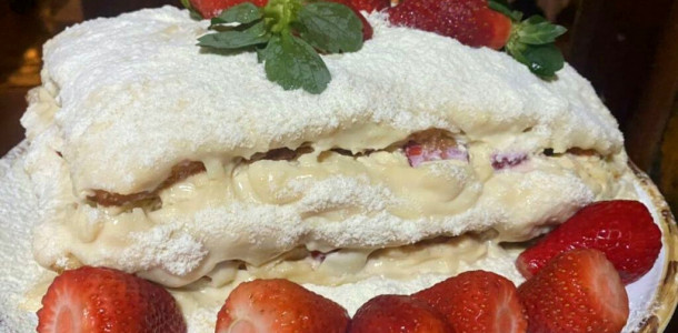 Bolo-de-morango-com-Ninho-Receita-perfeita-pra-voce-servir-no-Natal-e-Ano-novo-1-1