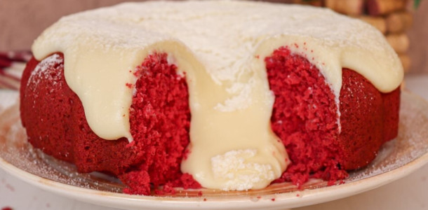 Bolo-red-velvet-com-cobertura-de-cream-cheese-um-bolo-para-comer-com-os-olhos-1