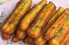 Churros-de-Batata-Com-Molho-de-Queijo-Facil-1