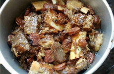 Costela-na-panela-de-pressao-com-linguica-um-almoco-ou-jantar-pratico-para-todos-os-dias-1