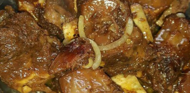 Costela-no-bafo-da-pressao-com-poucos-ingredientes-e-que-fica-super-macia-todos-vao-amar-1