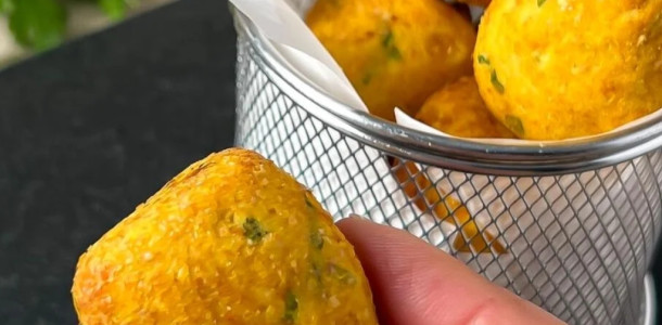 Coxinha-de-Frango-Low-Carb-e-Cetogenica-fica-tao-deliciosa-1