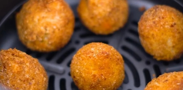 Coxinha-na-airfryer-receita-cremosa-e-nutritiva-1