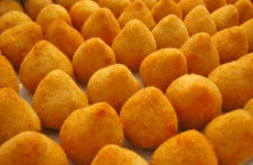 Coxinhas-de-liquidificador-muito-cremosas-uma-delicia-e-bem-facil-1