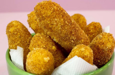 Croquete-rapido-de-queijo-da-Ana-Maria-perfeito-para-beliscar-durante-os-jogos-da-Copa-Rumo-ao-HEXA-1