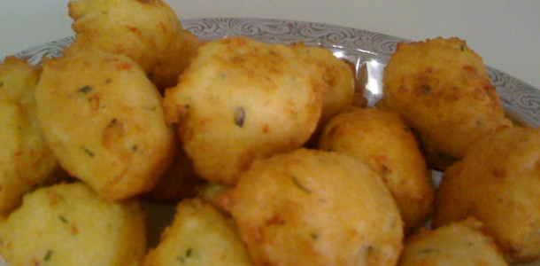 Essa-receita-de-Bolinho-de-arroz-de-liquidificador-foi-feita-para-os-preguicosos-de-plantao-para-quando-bate-aquela-fome-1