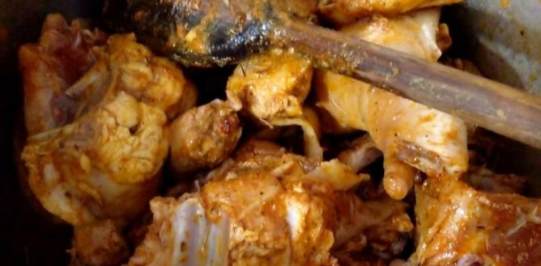 Frango-assado-na-panela-de-pressao-fica-pronto-em-10-minutos-1-1