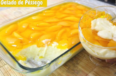 Gelado-de-pessego-uma-sobremesa-simples-feita-com-pessego-em-calda-e-fica-pronta-em-minutos-1