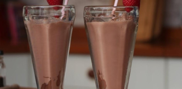 Irresistivel-receita-de-Milk-shake-de-morango-com-Nutella-cremoso-1