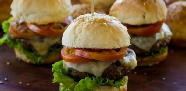 Mini-pao-de-hamburguer-caseiro-receita-completa-com-blend-1