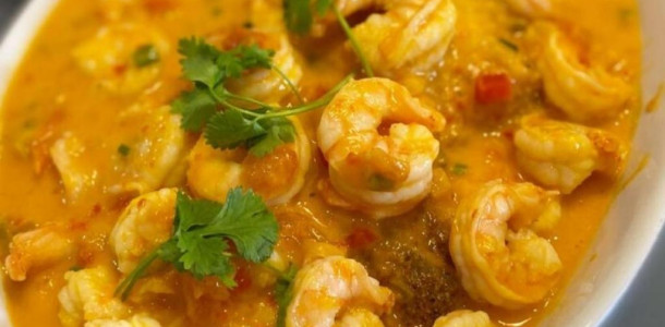 Moqueca-de-peixe-com-camarao-o-autentico-tempero-baiano-fica-perfeita-1