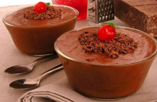 Mousse-floresta-negra-com-chocolate-meio-amargo-podera-fazer-agora-mesmo-1