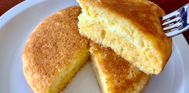 Pao-de-cuscuz-de-frigideira-simples-e-pratico.-Um-lanche-perfeito-1