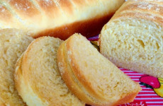 Pao-de-fuba-um-pao-caseiro-delicioso-e-perfeito-para-comer-tomando-uma-xicara-de-cafe-1