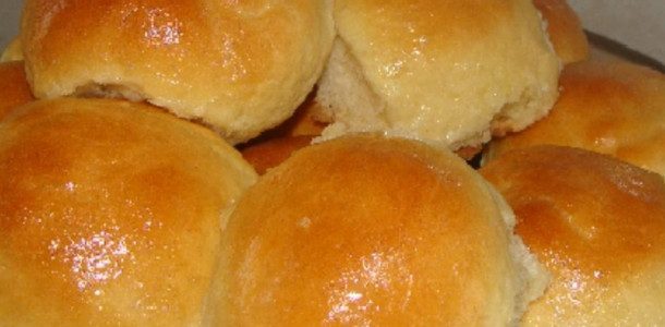 Pao-de-leite-fica-muito-gostoso-e-fofinho-para-cafe-ou-lanche-1