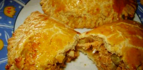 Pastel-de-frango-assado-ele-tem-tudo-pro-seu-lanche-ser-um-momento-muito-especial-1