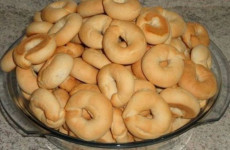 Rosquinhas-de-chuva-o-resultado-e-uma-rosquinha-bem-saborosa-daquelas-que-derretem-na-boca-1