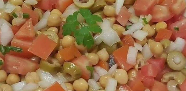 Salada-de-grao-de-bico-para-acompanhar-sua-refeicao-com-requinte-1