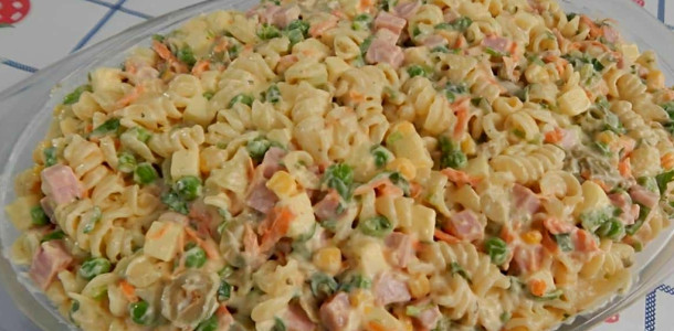 Salada-de-macarrao-ou-macarronese-eu-sempre-faco-essa-receitinha-no-natal-1