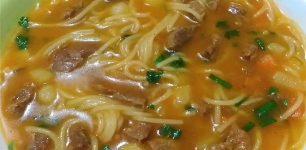 Sopa-de-legumes-com-carne-e-macarrao-receita-da-vovo-para-aquecer-essas-noites-frias-1