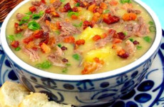 Sopa-de-mandioca-com-musculo-e-bacon-perfeita-e-super-cremosa-1