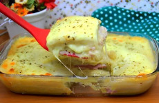 Torta-de-batata-com-recheio-de-presunto-e-queijo-uma-refeicao-deliciosa-e-facil-de-preparar-1