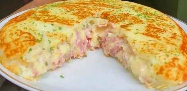 Torta-de-batata-na-frigideira-com-queijo-e-presunto-facil-e-saborosa-1