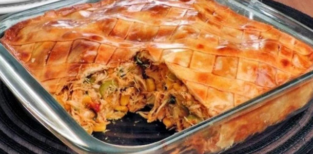 Torta-de-frango-deliciosa-com-massa-de-pastel-tao-facil-e-economica-1