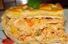 Torta-salgada-de-frango-feita-no-liquidificador-so-bater-tudo-e-levar-ao-forno-1