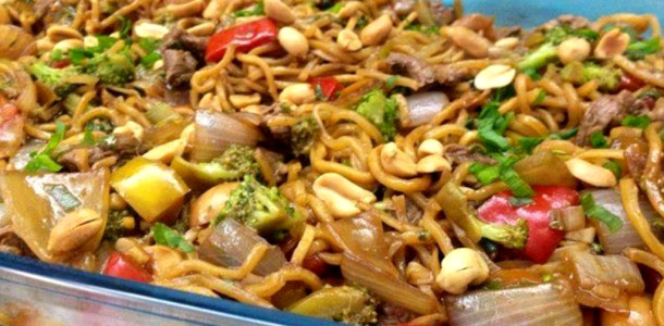 Yakissoba-caseiro-fica-igual-dos-restaurantes-chineses-so-que-mais-gostoso-1