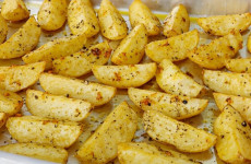 batata-assada-no-forno-facil-e-deliciosa-1024x683-1-1