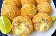 bolinho-de-arroz-com-presunto-e-queijo-1024x683-1-1