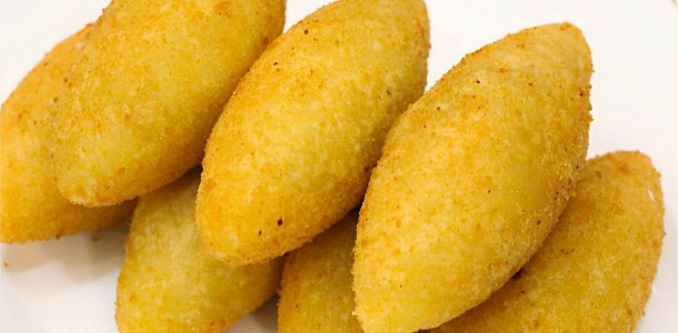 bolinho-de-mandioca-com-carne-05-0811