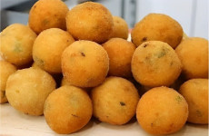 bolinho-de-mandioca-simples-1024x683-1-1