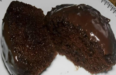 bolo-de-chocolate-de-liquidificador-molhadinho-receita-toda-hora-1024x688-1-1