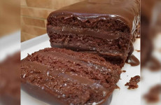 bolo-de-chocolate-recheado-simples-1024x683-1-1