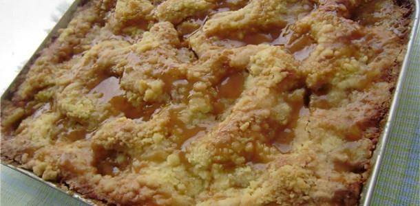 cuca-de-banana-caramelada-de-padaria-1024x683-1-1