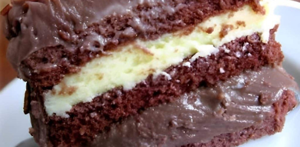 massa-de-bolo-de-chocolate-simples-e-pratica-1024x683-1-1