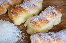 pao-de-leite-condensado-com-coco-1024x683-1-1