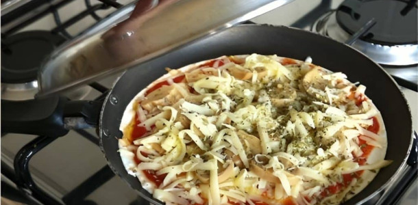 pizza-de-frigideira-1024x683-3-1