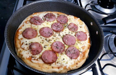 pizza-de-frigideira-em-10-minutos-receita-toda-hora-1024x683-1-1